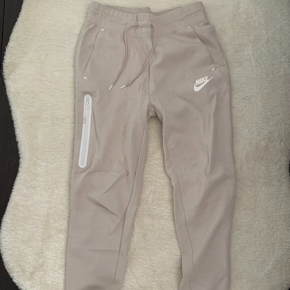 NIKE TECH FLEECE SWEATPANTS